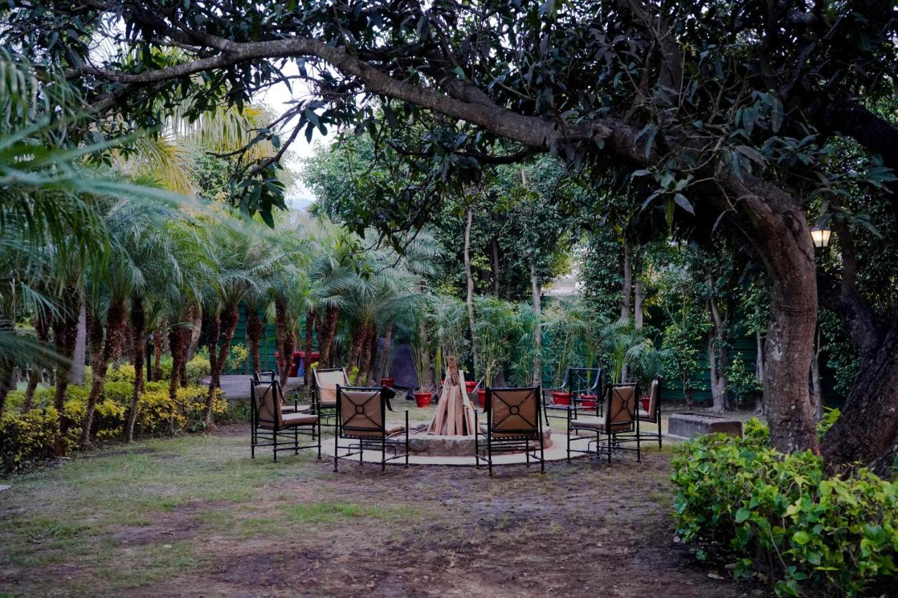 Country Inn Tarika Riverside Resort Jim Corbett Garjia Exterior foto